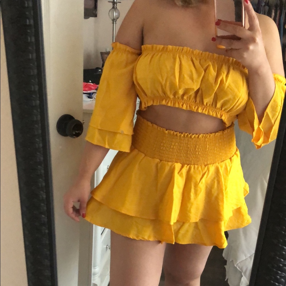 Yellow vacation flowy skirt set summer